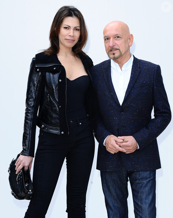 Ben Kingsley et sa femme lors du défilé Burberry (collection printemps-été) à Londres le 19 septembre 2011