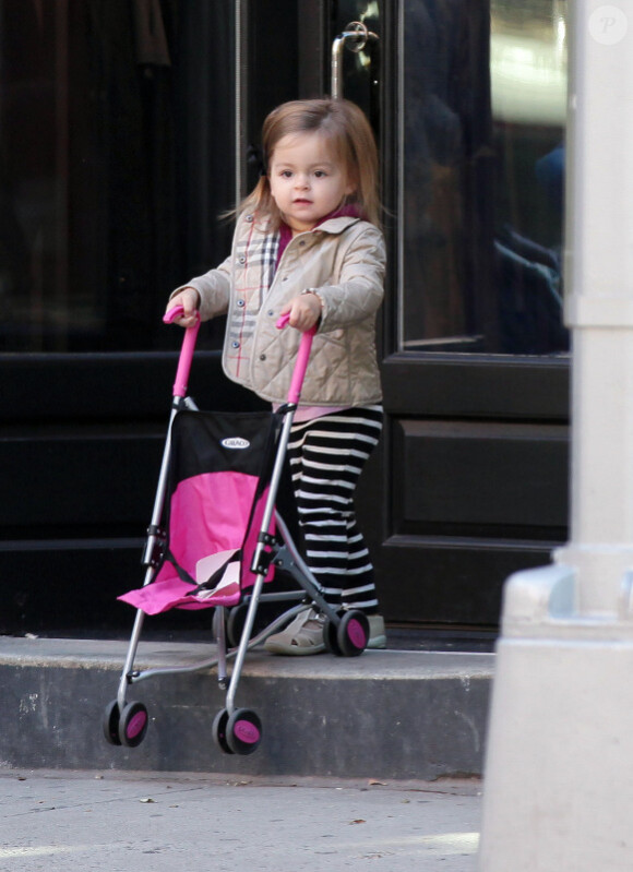 Sarah Jessica Parker déspose ses jumelles Marion et Tabitha chez la nounou à New York le 19 septembre 2011
 