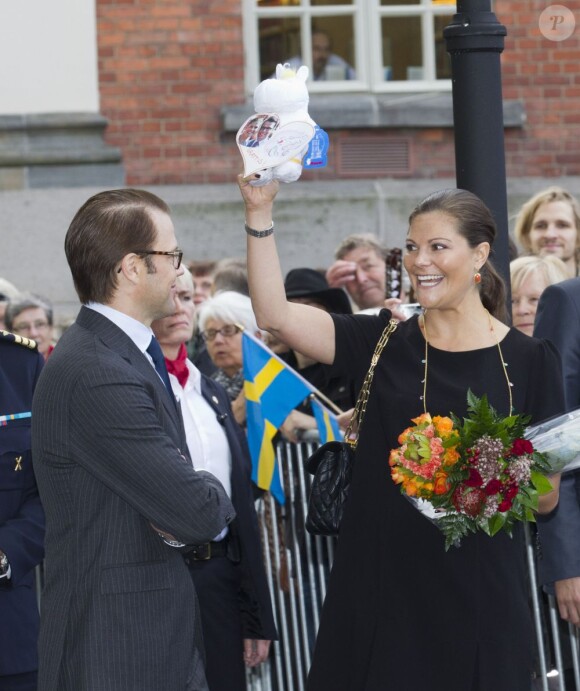 La princesse Victoria de Suède et son mari le prince Daniel : complices et heureux à Turku en Finlande le 20 septembre 2011