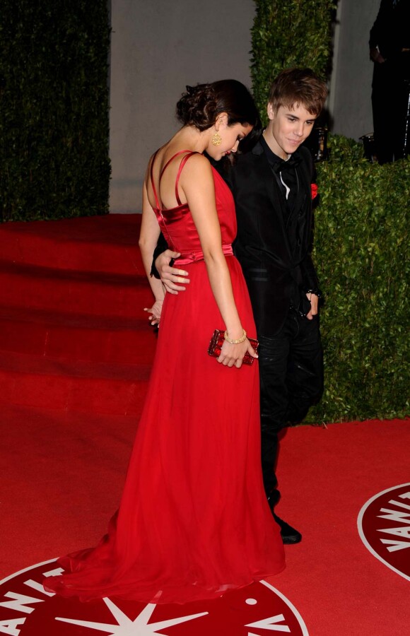 Justin Bieber et Selena Gomez, soirée Oscar du magazine Vanity Fair, à Los Angeles, le 27 février 2011.