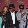 Katherine, Latoya, Tito, Jackie et Marlon Jackson à la conférence de presse pour annoncer le concert Michael Forever, à Beverly Hills, le 25 juillet 2011.