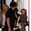 Angelina Jolie quitte la maison de Gwen Stefani après avoir passé l'après-midi avec leurs enfants le 26 septembre 2011