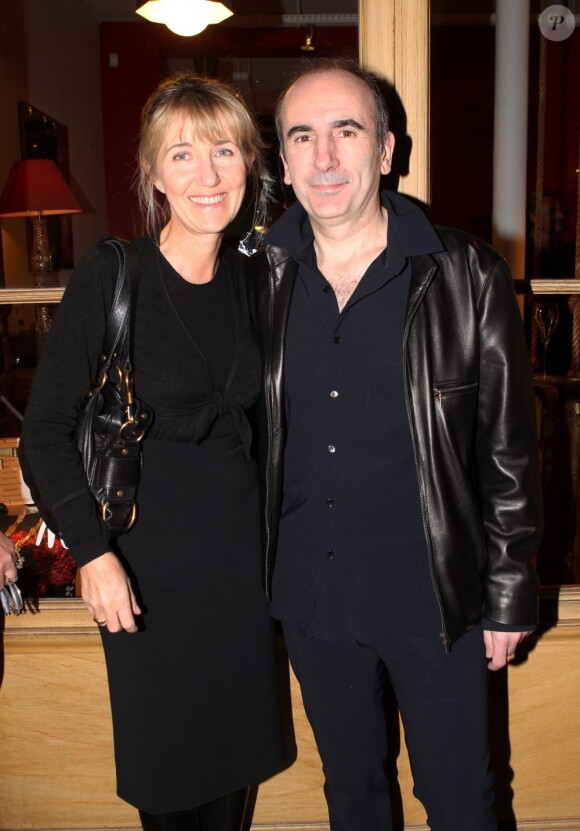 Philippe Harel et sa femme à l'inauguration du coffret Pol Roger imaginé par Nathalie Garçon. 26 septembre 2011