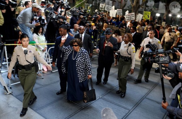 Katherine et Joe Jackson, les parents de Michael Jackson arrivent au procès du docteur Murray au tribunal de Los Angeles le 27 septembre 2011, accusé d'homicide involontaire sur Michael Jackson