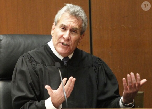 Le juge Pastor au procès du docteur Conrad Murray au tribunal de Los Angeles le 27 septembre 2011, accusé d'homicide involontaire sur Michael Jackson