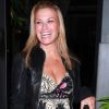 Anastacia va dîner avec des amis à Los Angeles, le 28 septembre 2011