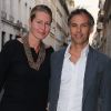 Paul et Luana Belmondo (avec un Shopping Bag Tod's) en arrivant à la soirée de lancement de la collection Signature de Tod's. A l'Ambassade d'Italie à Paris, le 2 octobre 2011