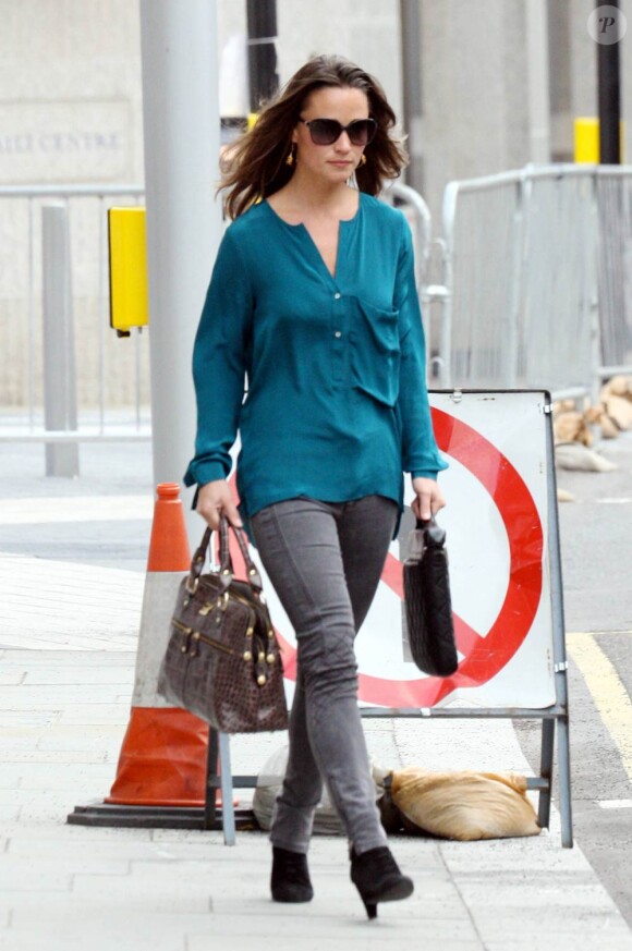 Pippa Middleton n'est pas dans son assiette, le 4 octobre 2011.