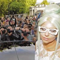 Lady Gaga à Londres : Dentelle, couleurs délavées et petite émeute