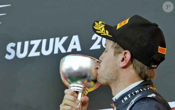 Sebastian Vettel est devenu champion du monde pour la deuxième fois le 9 octobre 2011 grâce à sa 3e place lors du Grand Prix du Japon de Suzuka.
A 24 ans, 3 mois et 6 jours, Sebastian Vettel est devenu le plus jeune pilote de l'histoire de la F1 à remporter le titre de champion du monde deux saisons consécutives.