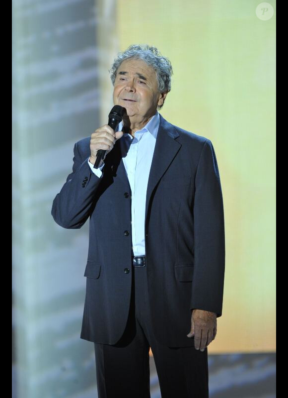 Pierre Perret lors de l'enregistrement de Vivement Dimanche diffusé le 16 octobre 2011 sur France 2