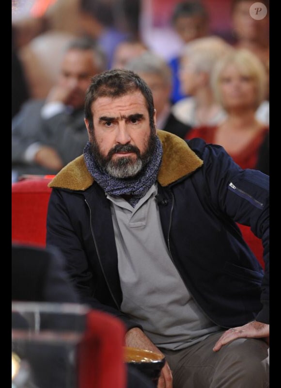 Eric Cantona lors de l'enregistrement de Vivement Dimanche diffusé le 16 octobre 2011 sur France 2