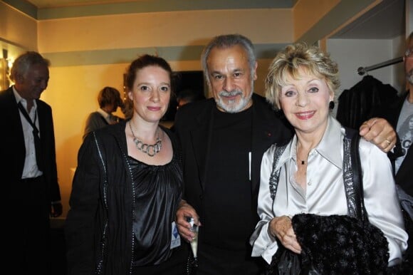 Francis Perrin, son épouse Gersende et Annie Cordy lors du concert exceptionnel de Serge Lama, à L'Olympia, le 9 octobre 2011.