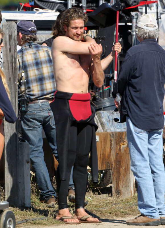 Gerard Butler sur le tournage de Of Men and Mavericks, le 11 octobre 2011 à Los Angeles.