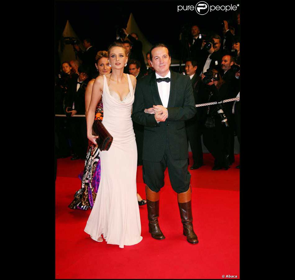 Francis Lalanne et une amie le 20 mai 2008 - Purepeople