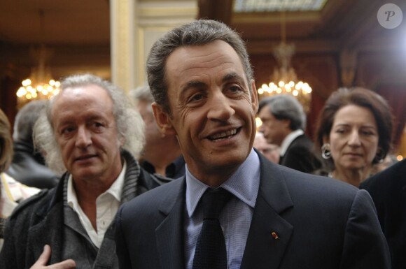 Nicolas Sarkozy et Didier Barbelivien, à Paris, le 23 novembre 2011.