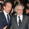 Gad Elmaleh et Steven Spielberg pour l'avant-première des Aventures de Tintin : Le Secret de la Licorne, à Bruxelles, le 22 octobre 2011.