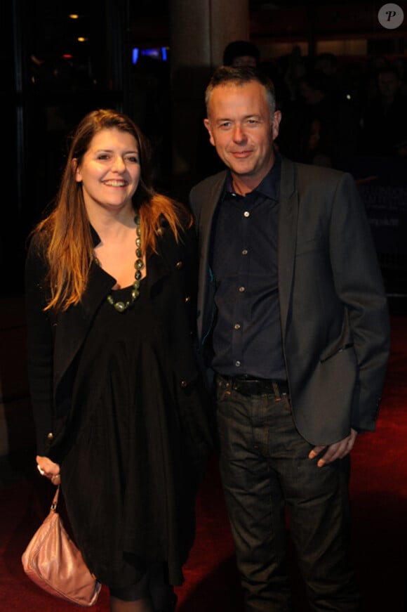 Michael Winterbottom et sa girlfriend à Londres pour la première de Trishna, le 22 octobre 2011