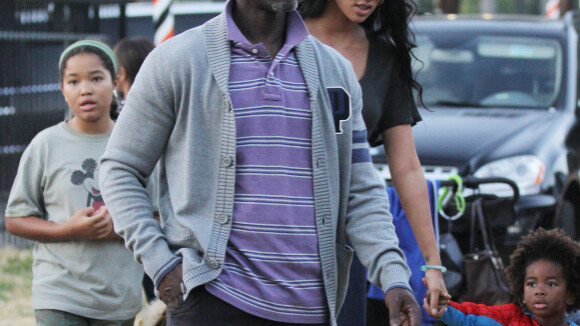 Djimon Hounsou à la recherche d'une citrouille avec sa petite famille