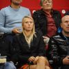 Maria Sharapova à Istanbul le 23 octobre 2011, observant son fiancé Sasha Vujacic en plein match avec son club de l'Anadolu Efes.
