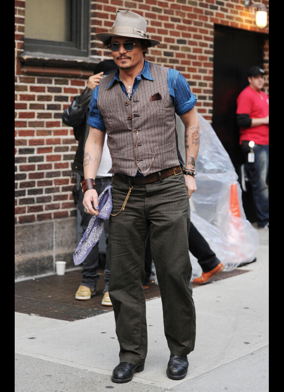 Johnny Depp à New York le 26 octobre 2011, à la sortie de l'émission de David Letterman.