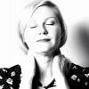 Kirsten Dunst est l'invitée lumineuse du clip minimaliste pour We all go back to where we belong, single inédit extrait de la compilation ultime de R.E.M., Part Lies, Part Heart, Part Truth, Part Garbage, 1982 – 2011, à paraître le 15 novembre 2011.
