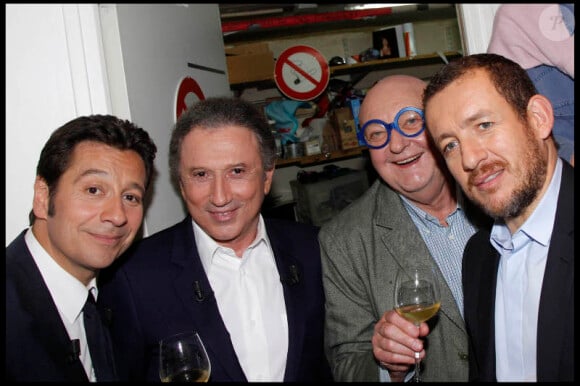 Laurent Gerra, Michael Drucker, Jean-Pierre Coffe et Dany Boon lors de l'enregistrement de Vivement Dimanche, émission diffusée le 6 novembre 2011, au Studio Gabriel
