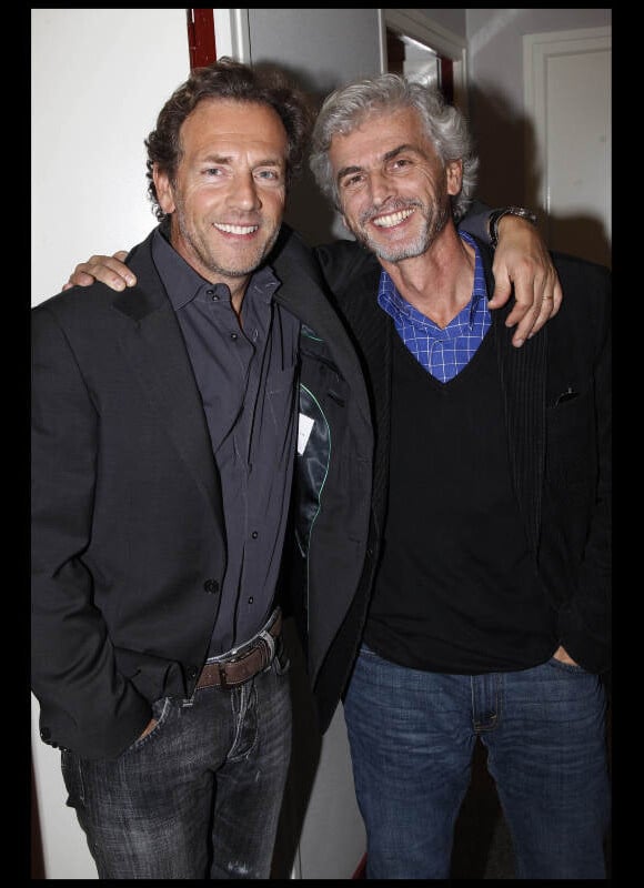 Stéphane Freiss et son frère Jérôme Freiss lors de l'enregistrement de Vivement Dimanche, émission diffusée le 6 novembre 2011, au Studio Gabriel