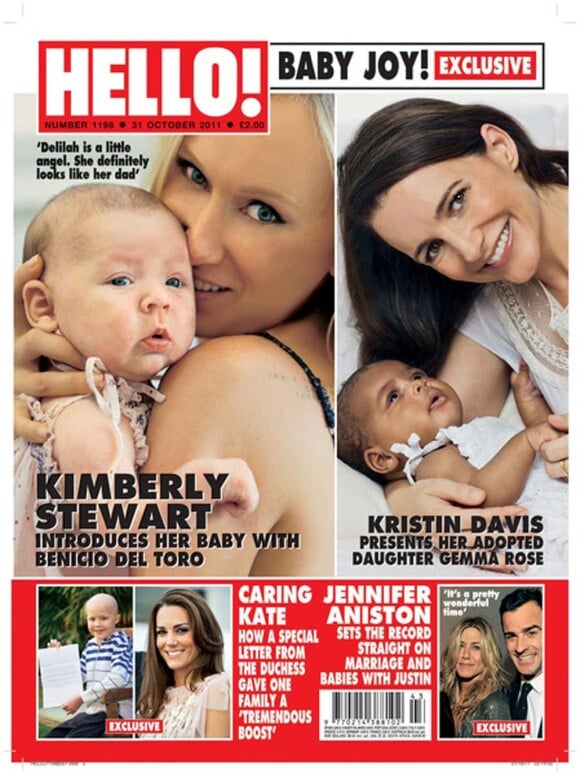 Kimberly Stewart et sa fille Delilah dont le père est Benicio Del Toro, en couverture de Hello!, le 31 octobre 2011.