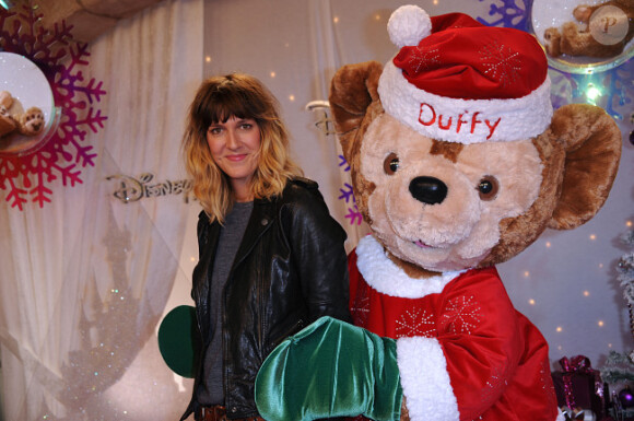 Daphné Bürki pose à l'occasion de la soirée de lancement des festivités de Noël aux parcs Disneyland Paris, le samedi 5 novembre 2011.