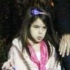 La petite jambes nues Katie Holmes et Suri Cruise déguisée en princesse pour Halloween, le 31 octobre 2011, à Pittsburgh