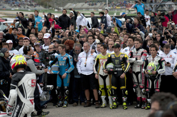 Tous les pilotes ont rendu hommage à Marco Simoncelli lors du grand prix de Valence le 6 novembre 2011