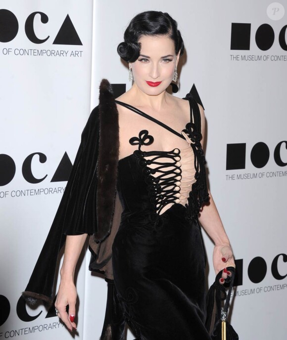 Dita Von Teese lors du gala du MOCA, à Los Angeles, le 12 novembre 2011.