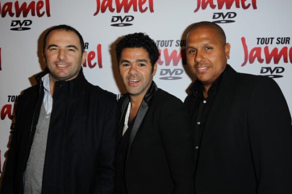 Jamel Debbouze et ses frères pour le lancement du DVD Tout sur Jamel à Paris, le 16 novembre 2011.