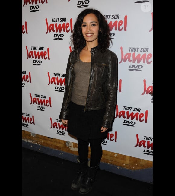 Aida Touihri pour le lancement du DVD Tout sur Jamel à Paris, le 16 novembre 2011.