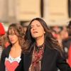 Pour le clip de Non ho mai smesso, deuxième extrait de son album Inedito, Laura Pausini a investi la Piazza Duomo Milano, le parvis de la catédrale de Milan, en compagnie de dizaines de figurants.