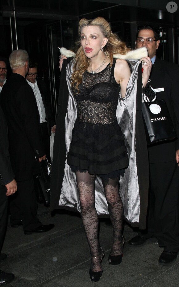 Courtney Love à la sortie du Musée d'Art Moderne de New York, le 15 novembre 2011.