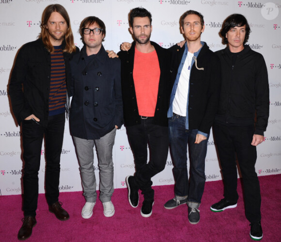 Maroon 5 lors du lancement de Google music, à Los Angeles, le 16 novembre 2011