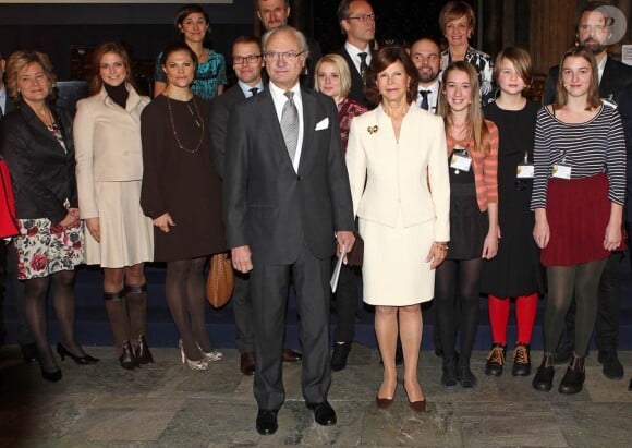 La famille royale suédoise était rassemblée au palais royal le 17 novembre 2011 pour le second World Child and Youth Forum (WCYF), créé en 2010 par la reine Silvia et son époux le roi Carl XVI Gustav de Suède.