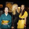 Zahia, Setsuko et Harumi Klossowska à la galerie du Passage le 21 novembre 2011