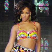 Rihanna styliste : Une garde-robe sexy pour Armani