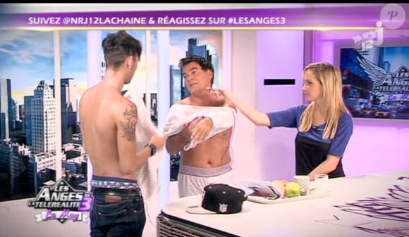 Simon se dénude sur le plateau des Anges de la télé-réalité - Le Mag le mercredi 23 novembre 2011