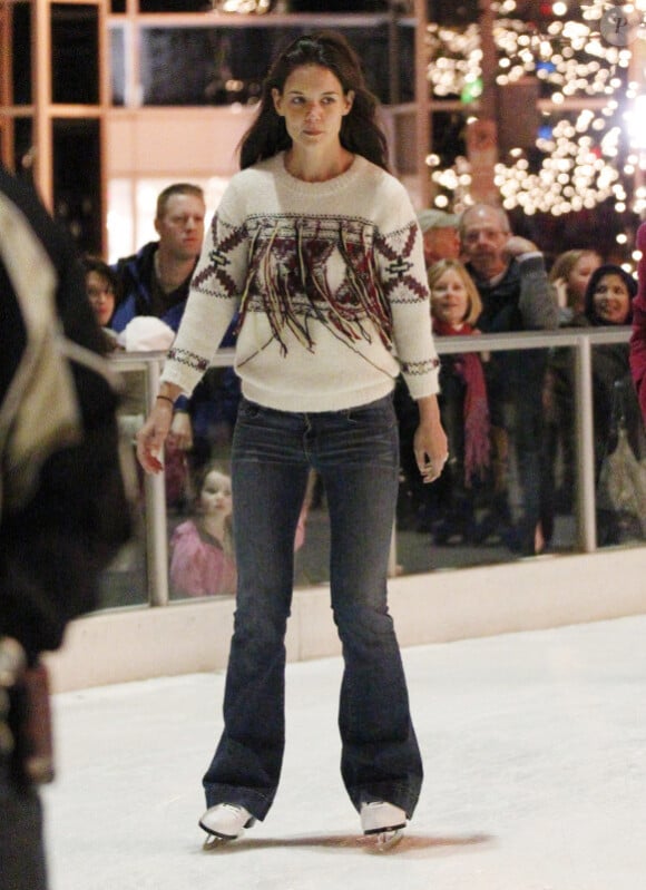 Katie Holmes à la patinoire à Pittsburgh le 19 novembre 2011