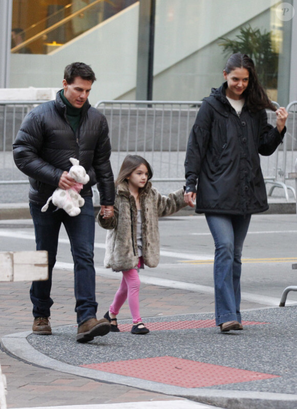 Tom Cruise, Katie Holmes et leur fille Suri Cruise se rendent à la patinoire à Pittsburgh le 19 novembre 2011