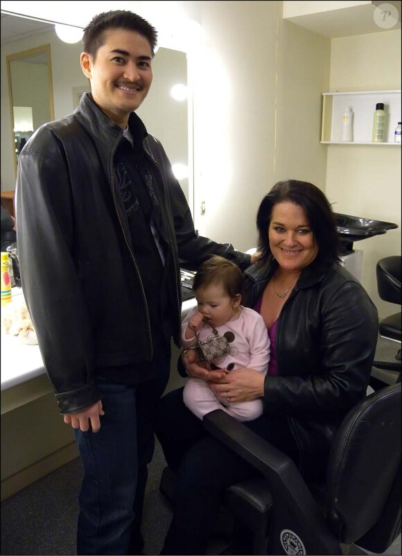 Thomas Beatie, sa femme Nancy et leur fille Susan à Madrid, le 28 novembre 2008.
