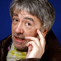Jean-Yves Lafesse raconte les claques qu'il a prises et les canulars de sa fille