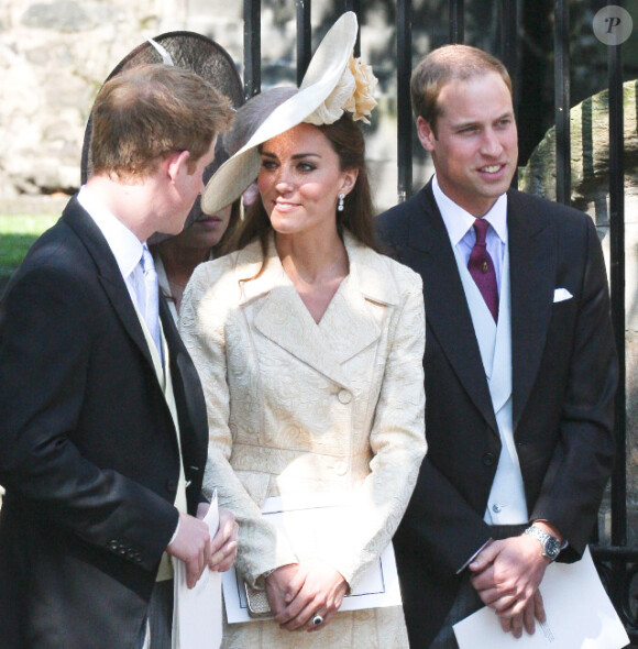 Le prince Harry, le prince William et son épouse Catherine le 30 juillet 2011 à Édimbourg