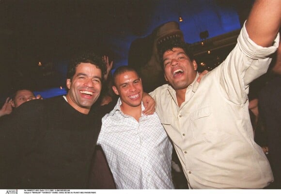 Raï, Ronaldo et Socrates en 2001