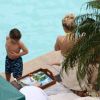 Britney Spears se rend à la piscine privée du Four Seasons de Buenos Aires avec ses deux enfants, Sean Preston et Jayden James, le samedi 19 novembre.