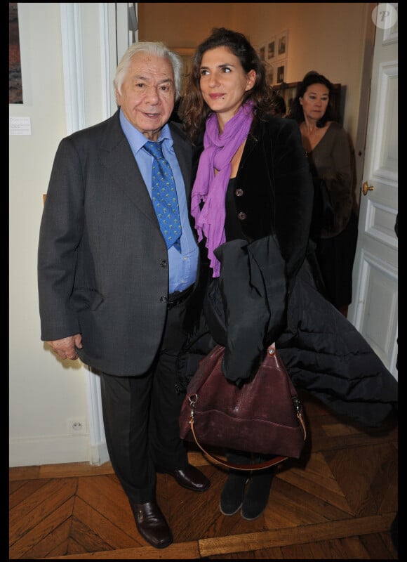 Michel Galabru, ici avec sa fille Emmanuelle a reçu la Grande médaille Vermeil de la Ville de Paris des mains du maire Bertrand Delanoë le 6 décembre 2011 à Paris